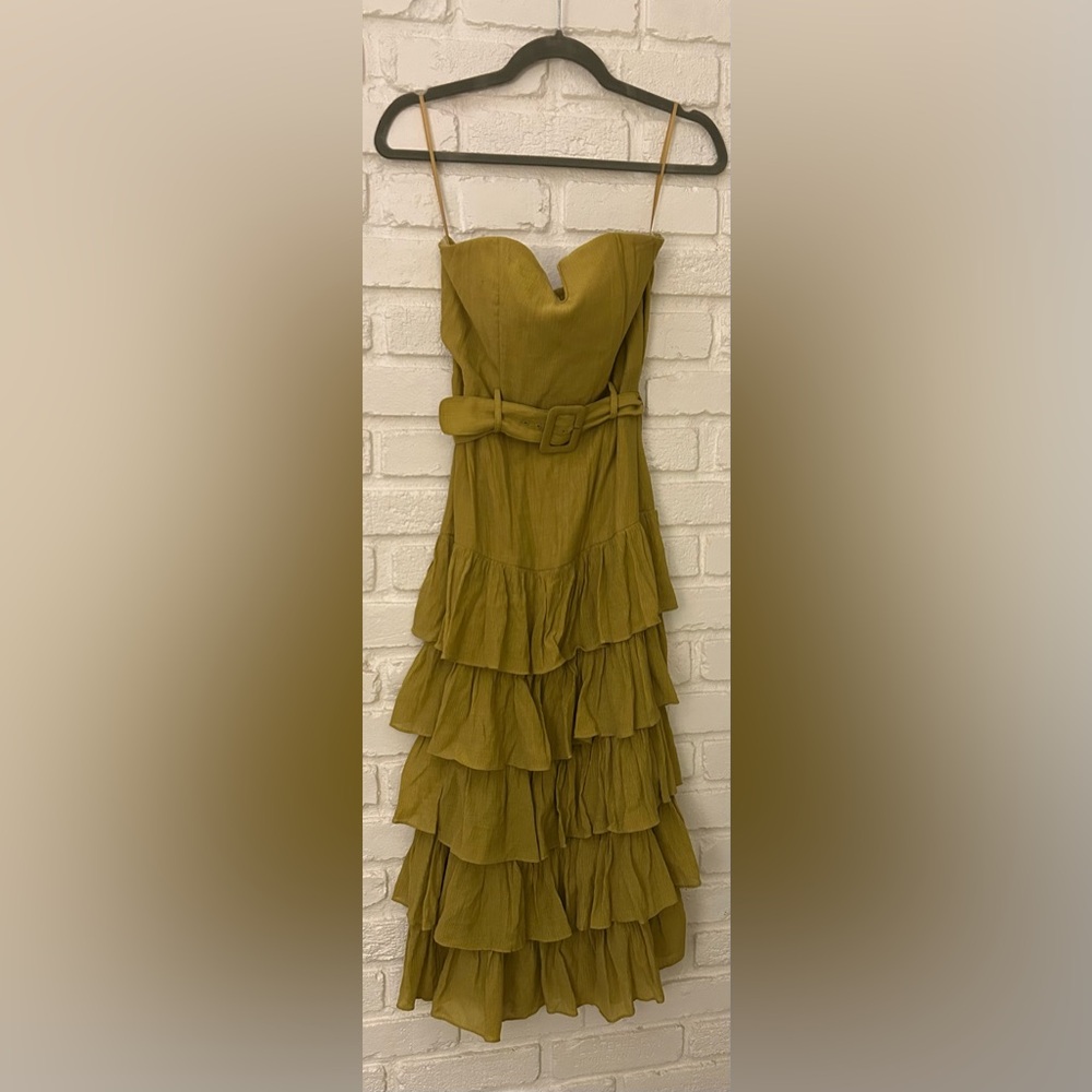 Lulu’s Strapless Green Layered Midi w/ Belt